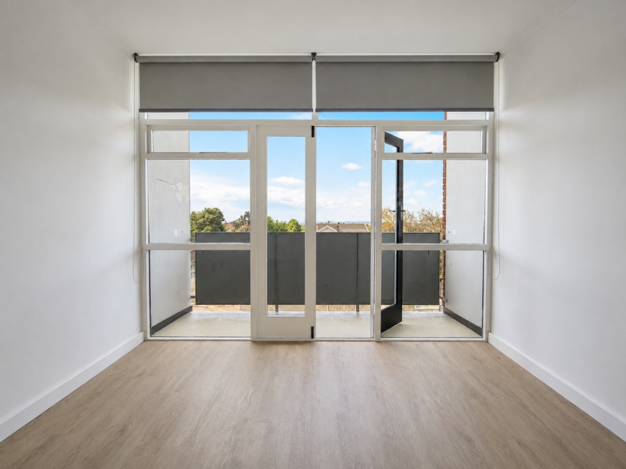 1 Bedroom Property for Sale in Wynberg Upper Western Cape